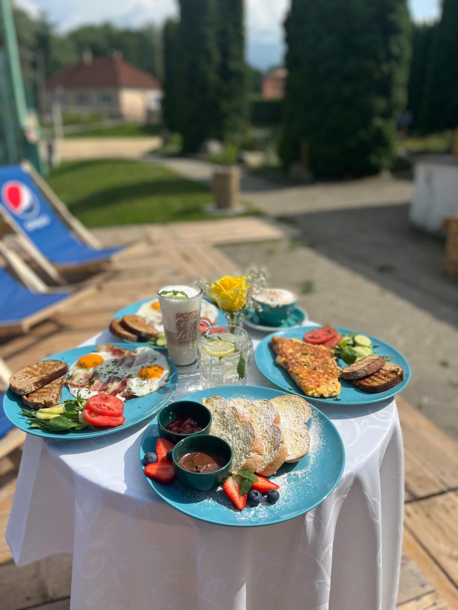 Raketa Residence, Restaurant & Hotel Prievidza Eksteriør billede